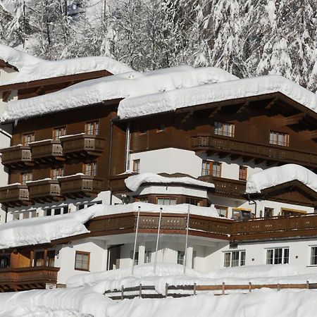 Alpin Panoramahotel Laerchenhof Heiligenblut Bagian luar foto
