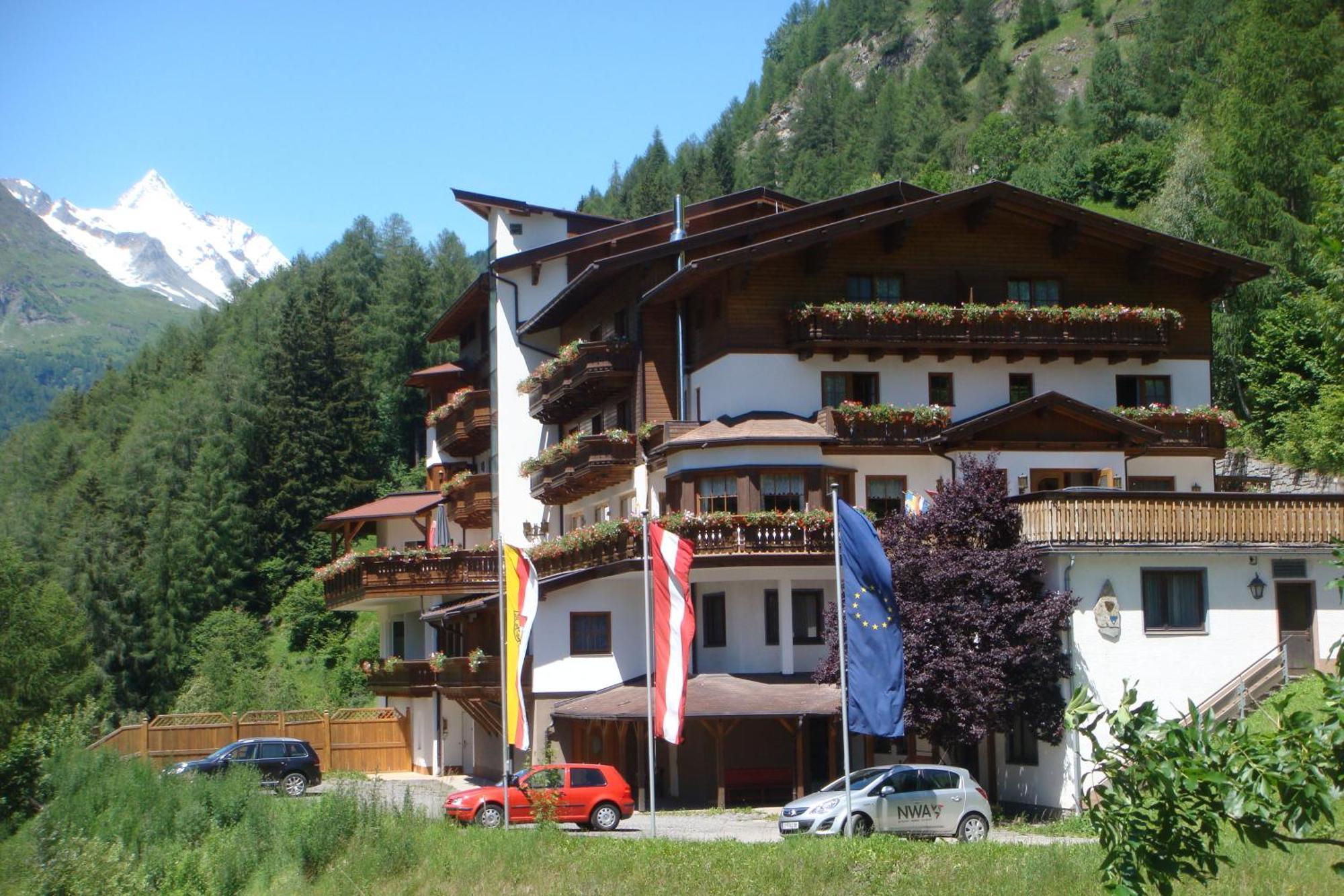 Alpin Panoramahotel Laerchenhof Heiligenblut Bagian luar foto