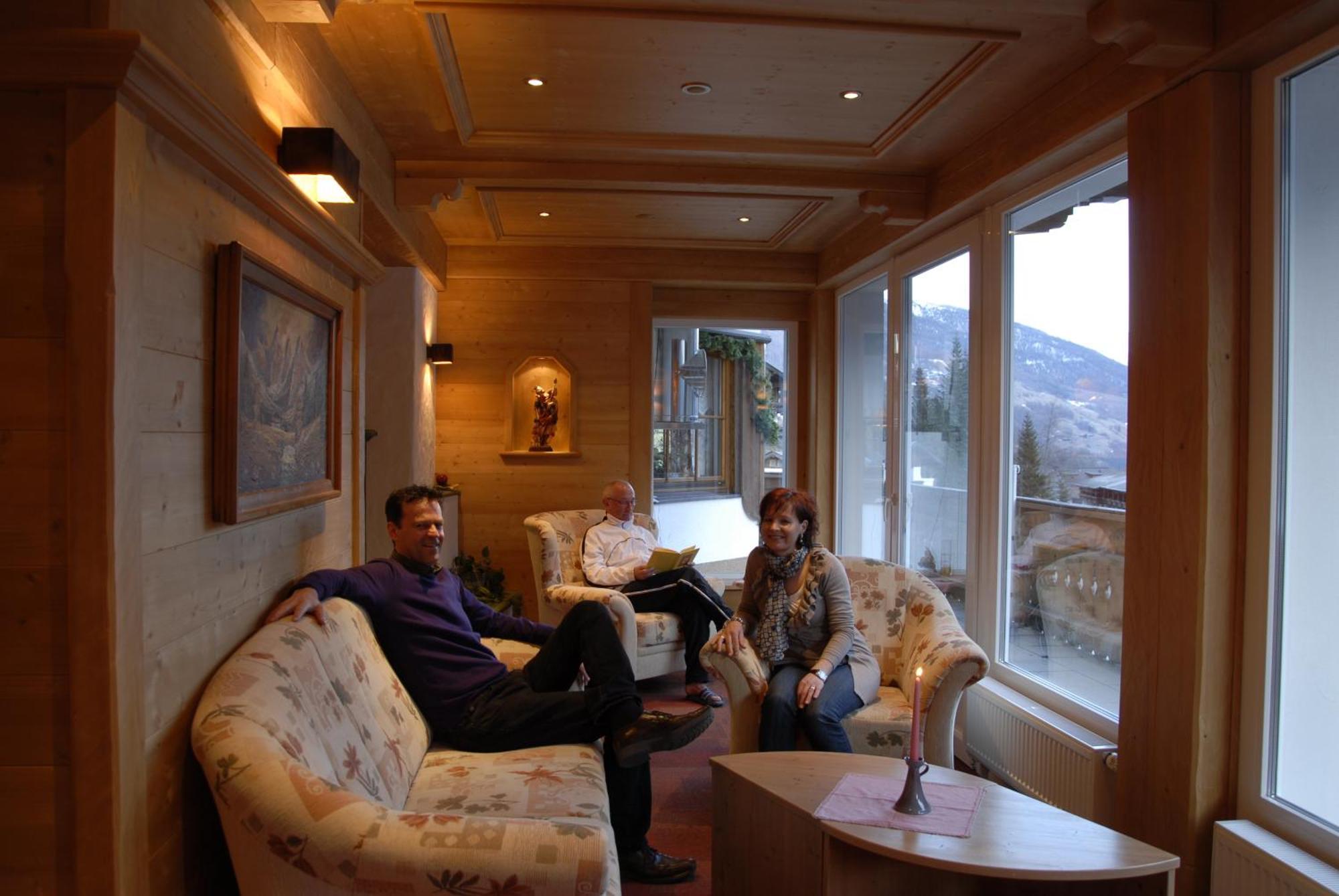Alpin Panoramahotel Laerchenhof Heiligenblut Bagian luar foto