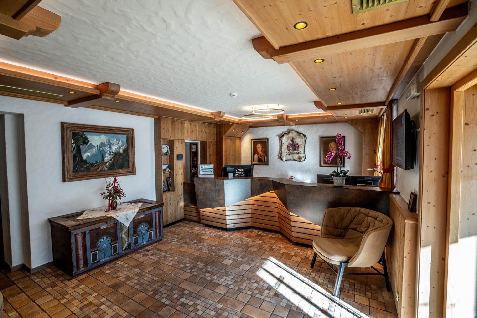 Alpin Panoramahotel Laerchenhof Heiligenblut Bagian luar foto