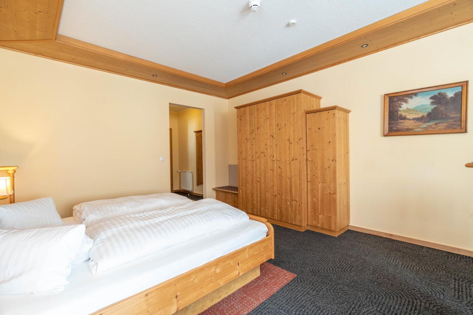 Alpin Panoramahotel Laerchenhof Heiligenblut Bagian luar foto