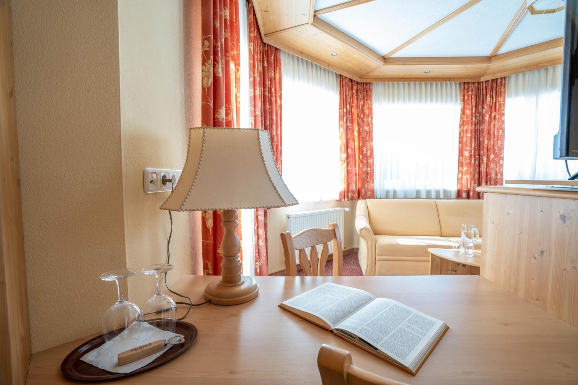 Alpin Panoramahotel Laerchenhof Heiligenblut Bagian luar foto