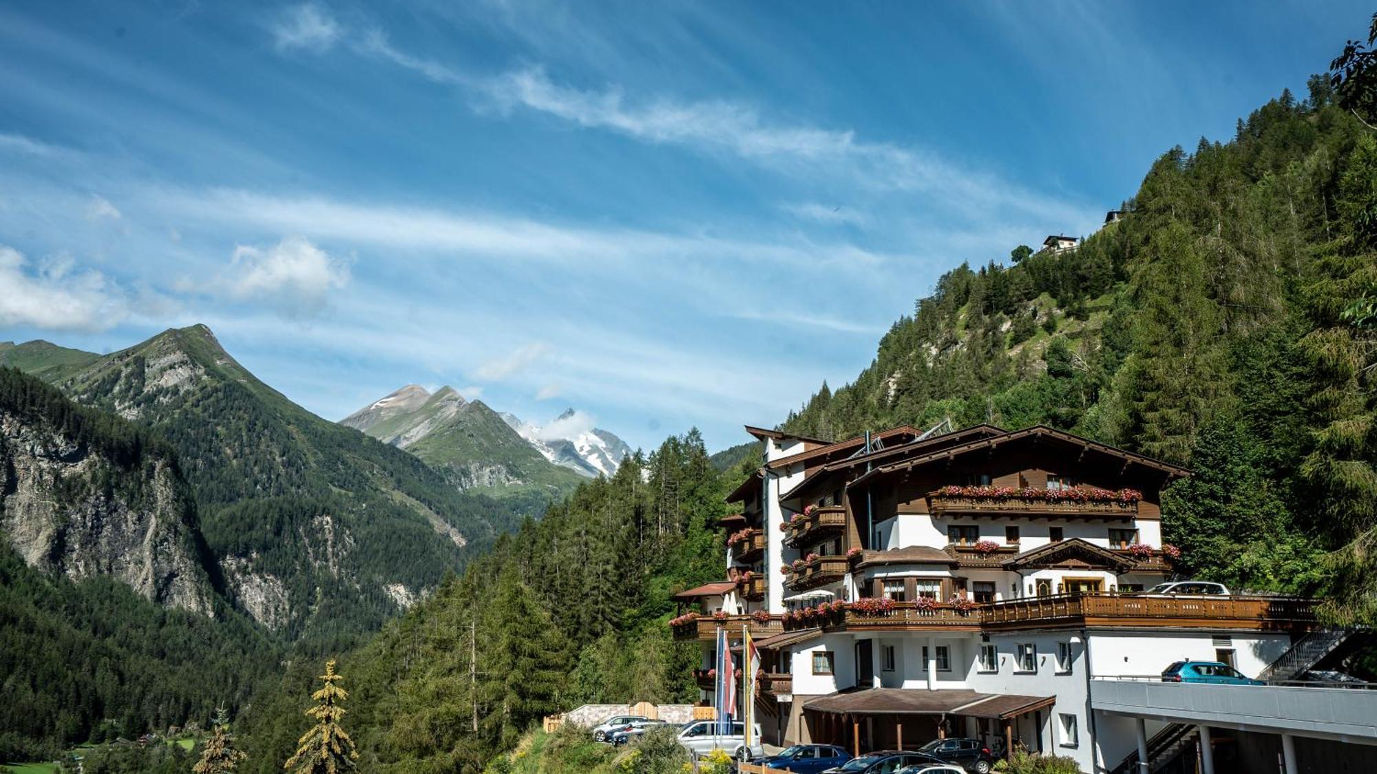 Alpin Panoramahotel Laerchenhof Heiligenblut Bagian luar foto
