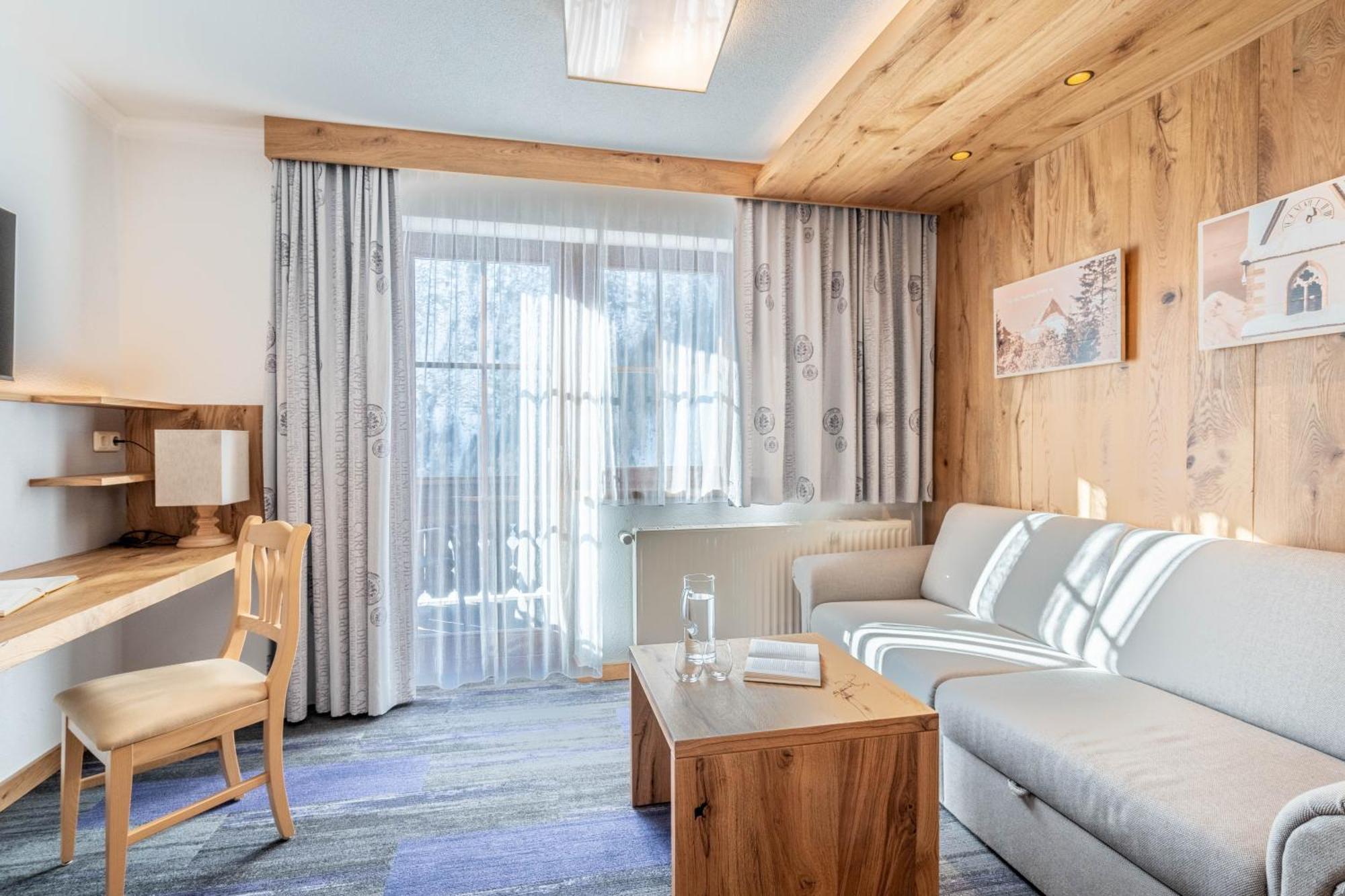 Alpin Panoramahotel Laerchenhof Heiligenblut Bagian luar foto