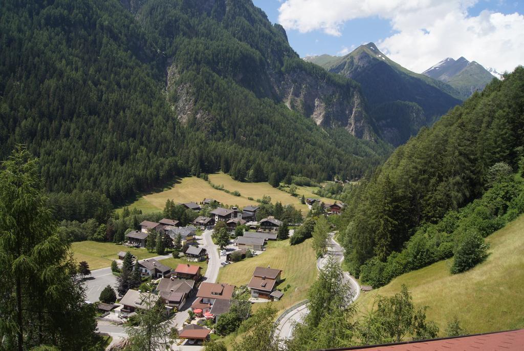 Alpin Panoramahotel Laerchenhof Heiligenblut Ruang foto